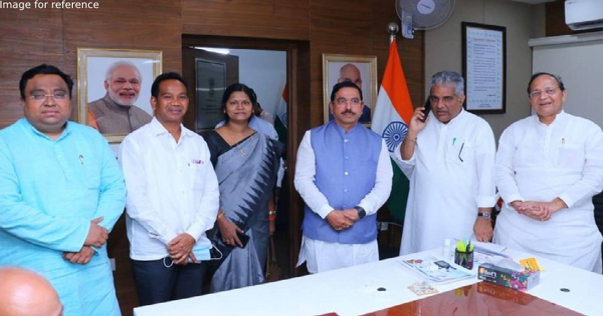 BJD leaders sign nomination papers of NDA's presidential candidate